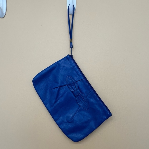 Vintage Toni blue genuine leather wristlet with bow. - Picture 1 of 10